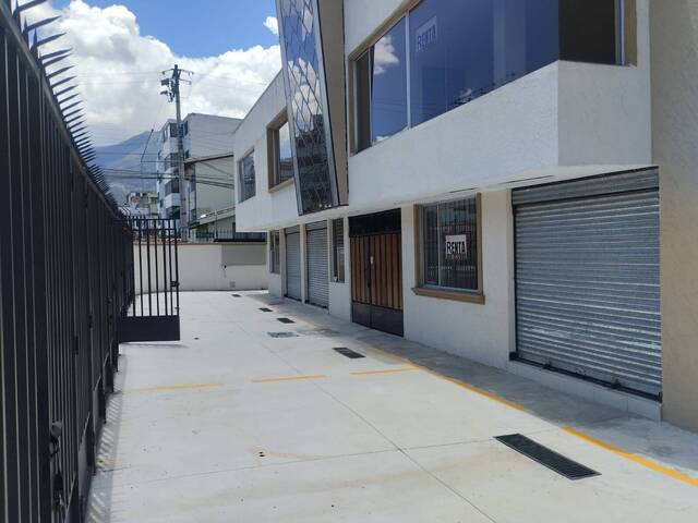 #R0006 - Salón Comercial para Alquiler en Quito - P - 1