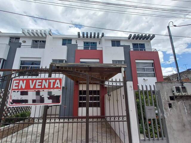 #V001 - Casa para Venta en Quito - P - 1